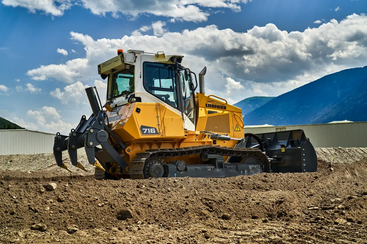 Bouteur sur chenilles Liebherr PR 716 Litronic — entraînement hydrostatique