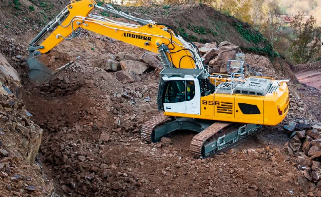 Pelle hydraulique Liebherr R 956 Litronic sur chenilles en carriere