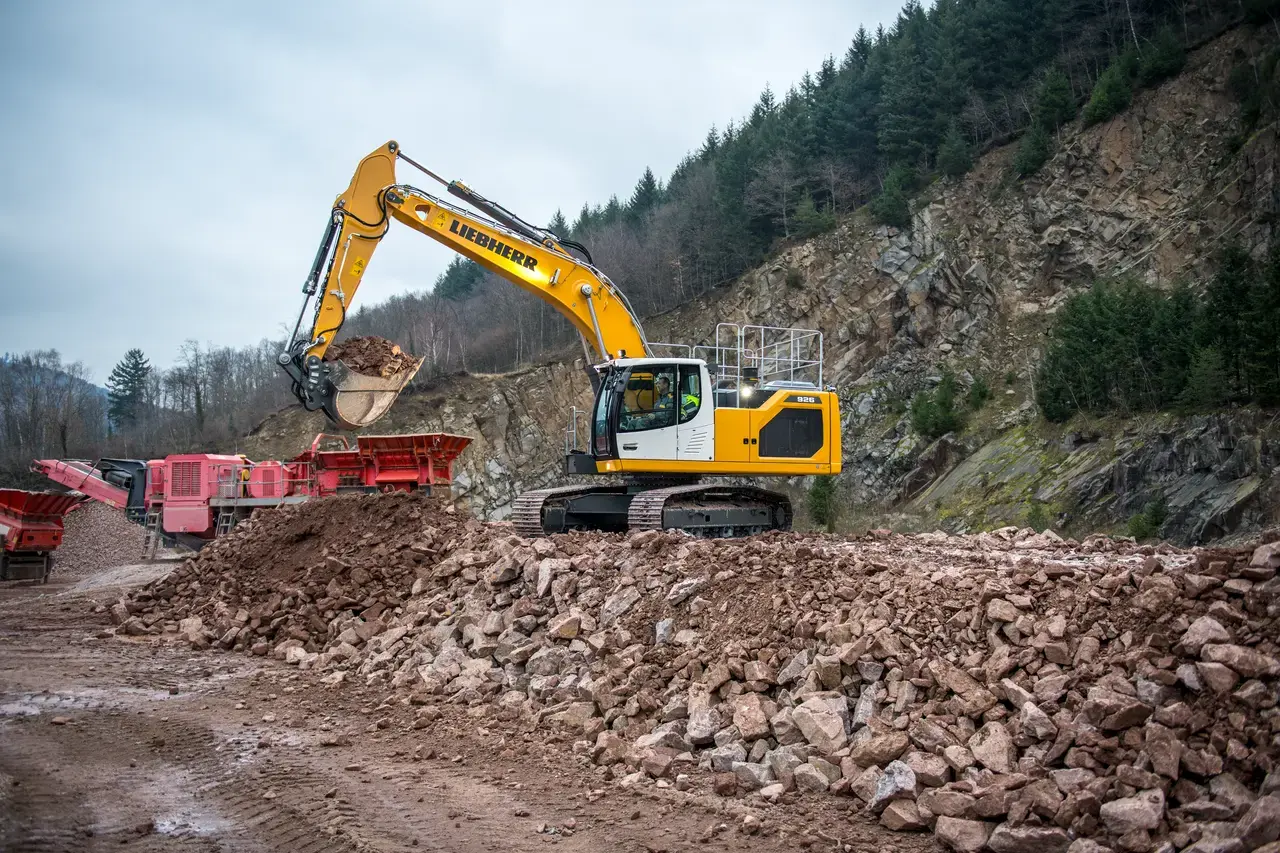 Pelle hydraulique Liebherr R 926 Litronic sur chenilles